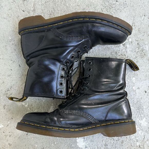 Dr Martens boots - Picture 4 of 9